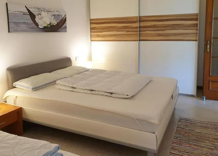 In Varazze Mit Garten Und Parkplatz By Interhome Lägenhet