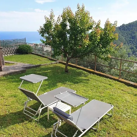 In Mit Garten Und Parkplatz By Interhome Apartman Varazze
