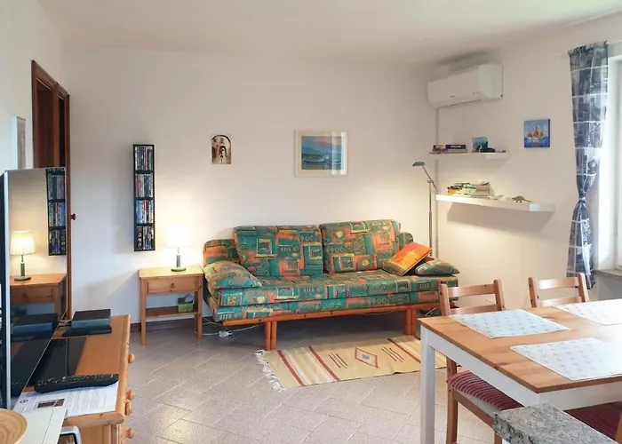In Varazze Mit Garten Und Parkplatz By Interhome 아파트 *