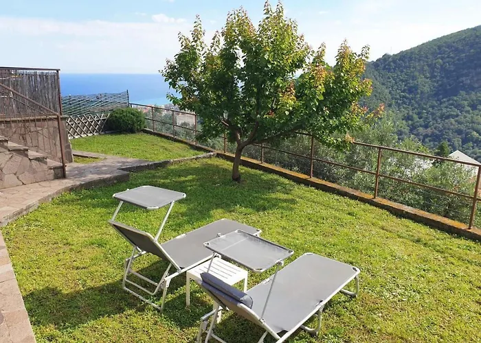 In Varazze Mit Garten Und Parkplatz By Interhome 아파트 바라체